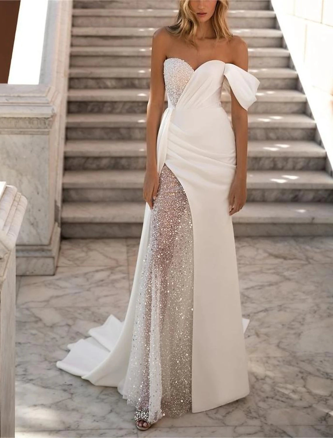 Wholesale Beach Glitter & Sparkle Wedding Dresses A-Line Sweetheart Sleeveless Sweep / Brush Train Satin Bridal Gowns With Ruched Beading
